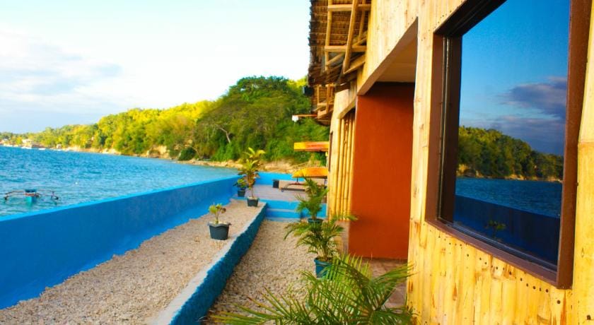 Bamboo Beachhouse Bed and Breakfast in Central Visayas