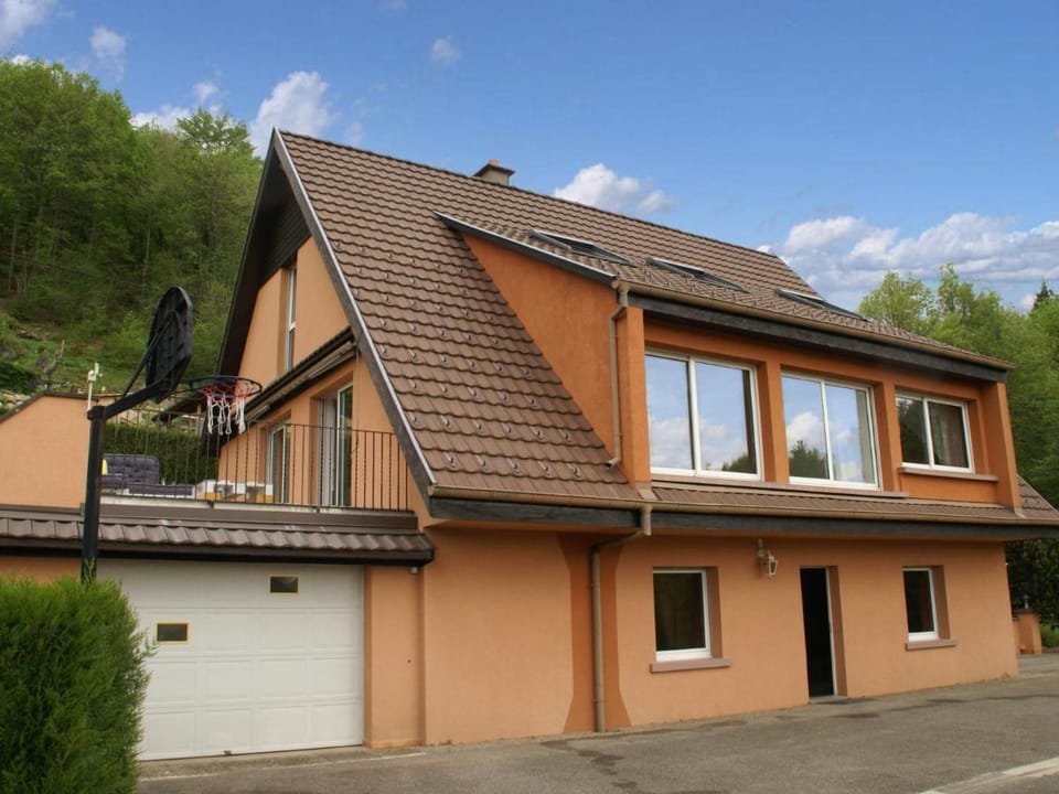 Modern villa with pool, jacuzzi and sauna in top location with stunning view Vacation rental in Vosges
