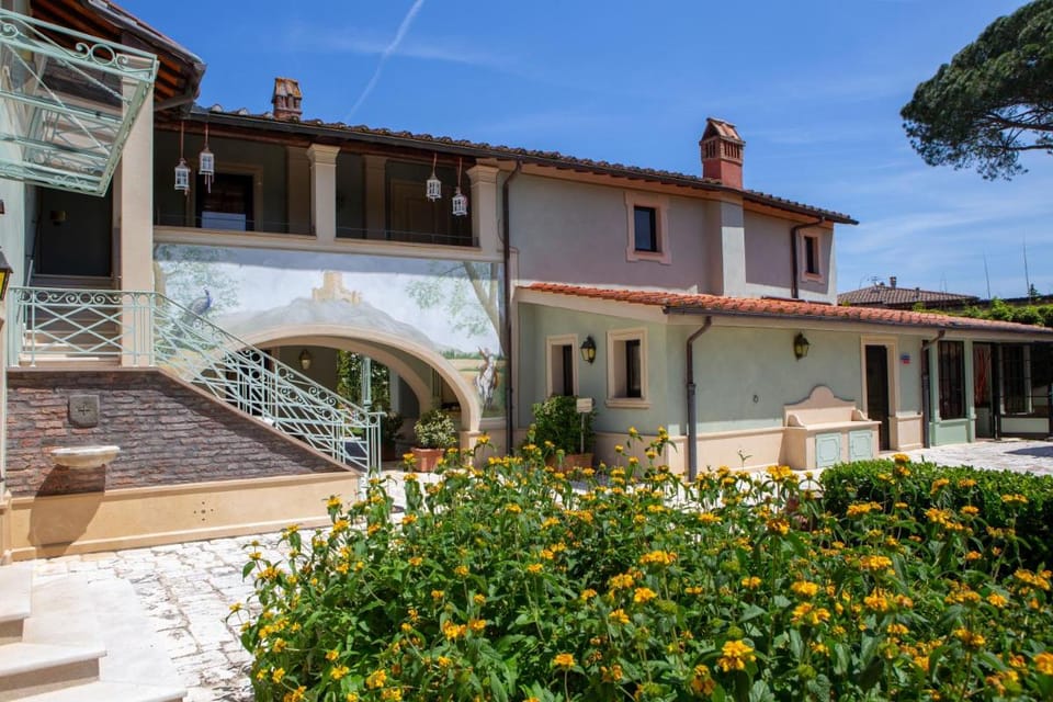 Relais Sassa al Sole Resort in Tuscany