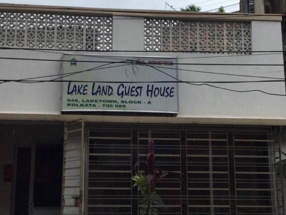 Lake Land Guest House Bed and Breakfast in Kolkata