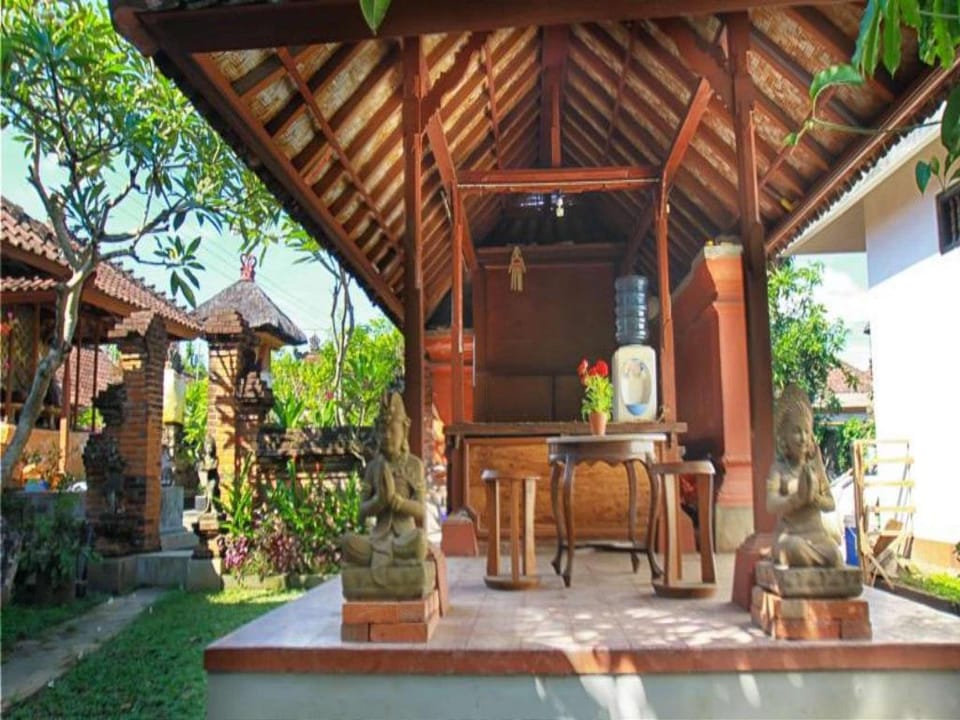 Halaman Depan Hostel Hotel in Sukawati