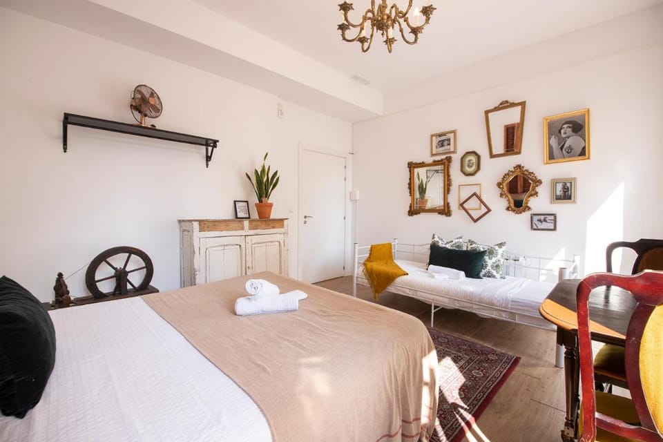 Off Beat Guesthouse - Self-check-in - Sleep Conscious Bed and Breakfast in San Sebastian