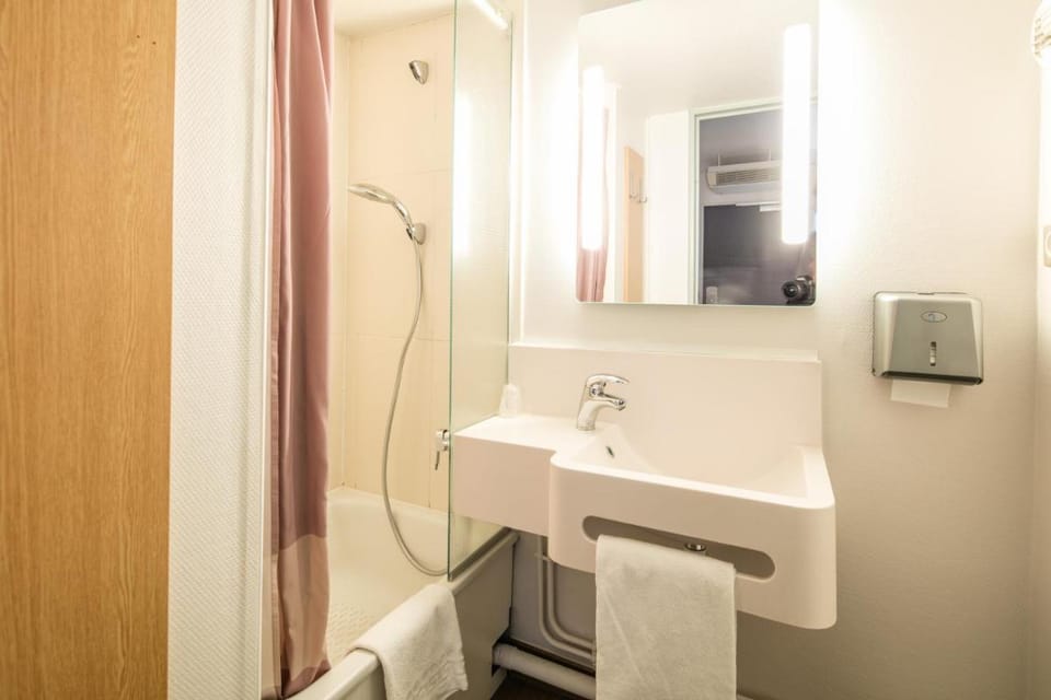 B&B HOTEL Grenoble Université 1 Hotel in Meylan