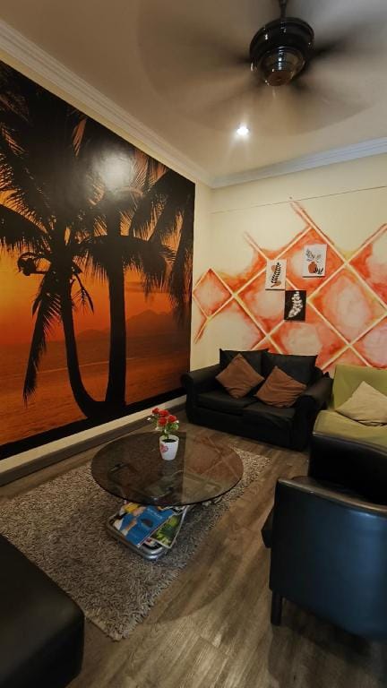 Natol Homestay - L A Tabuan Jaya Hotel in Kuching