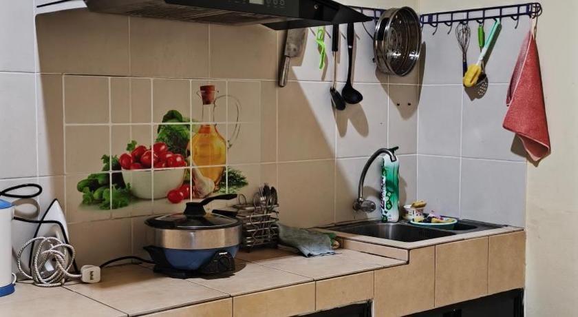 Natol Homestay - L A Tabuan Jaya Hotel in Kuching