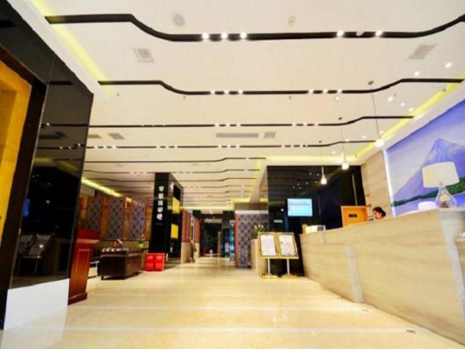 Lavande Hotel Wuhan Nanhu WalMart Branch Hotel in Wuhan