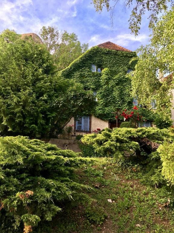 Maison des 5 Temps : Chambres d’hôtes de charme à Ferrette Bed and Breakfast in Switzerland