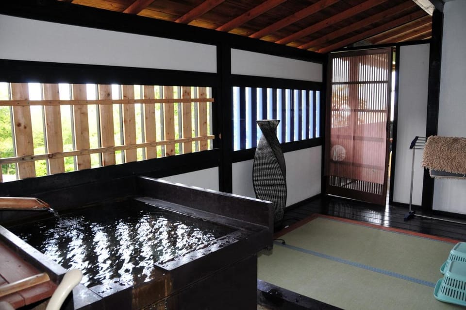 Yokohama Fujiyoshi Izuten Ryokan in Shizuoka Prefecture