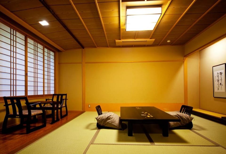Tsuki no Shizuku Ryokan Hotel in Hyogo Prefecture