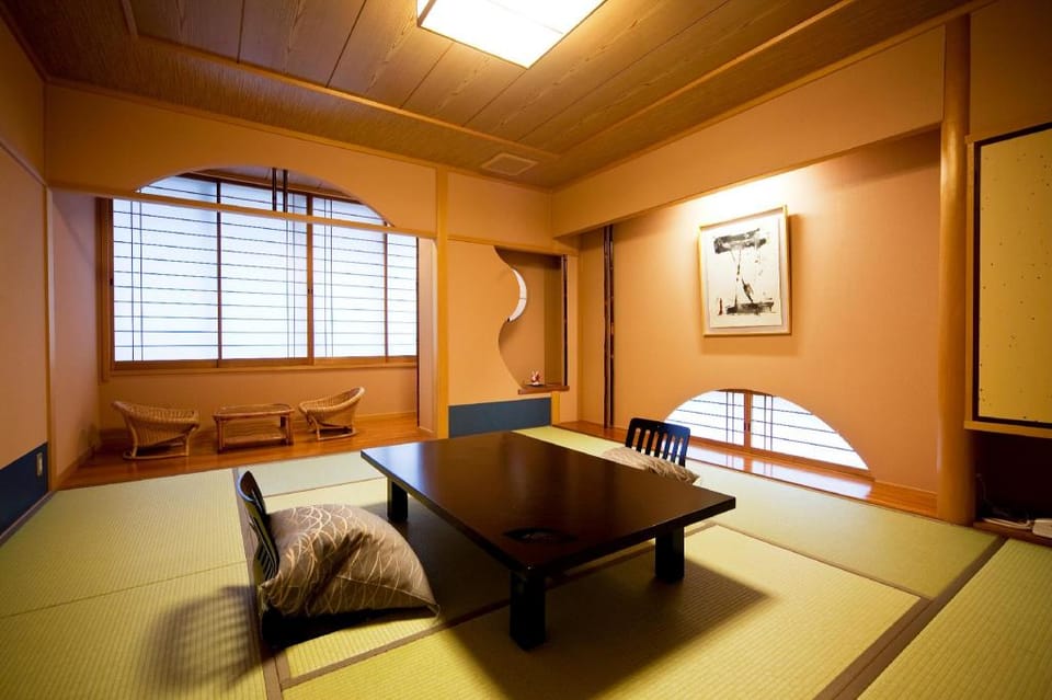 Tsuki no Shizuku Ryokan Hotel in Hyogo Prefecture