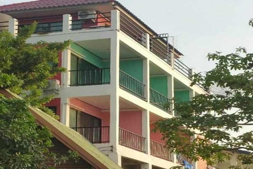 Oceanviewresort Bed and Breakfast in Chon Buri Changwat