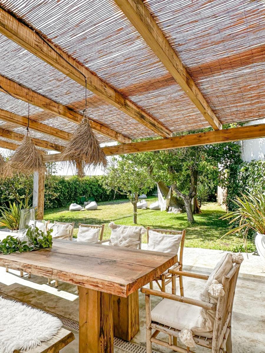 Ocean House - next to Ribeira d'ilhas Ericeira Surf Beach Hostel in Lisbon District