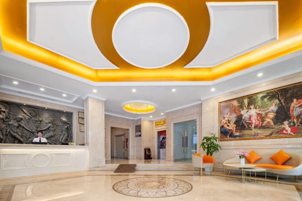 Vienna Hotel Shenzhen Dongmen Old Street Hotel in Hong Kong