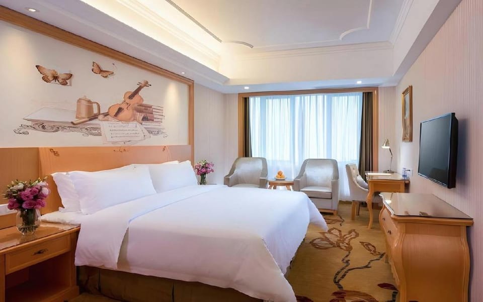 Vienna Hotel Shenzhen Dongmen Old Street Hotel in Hong Kong