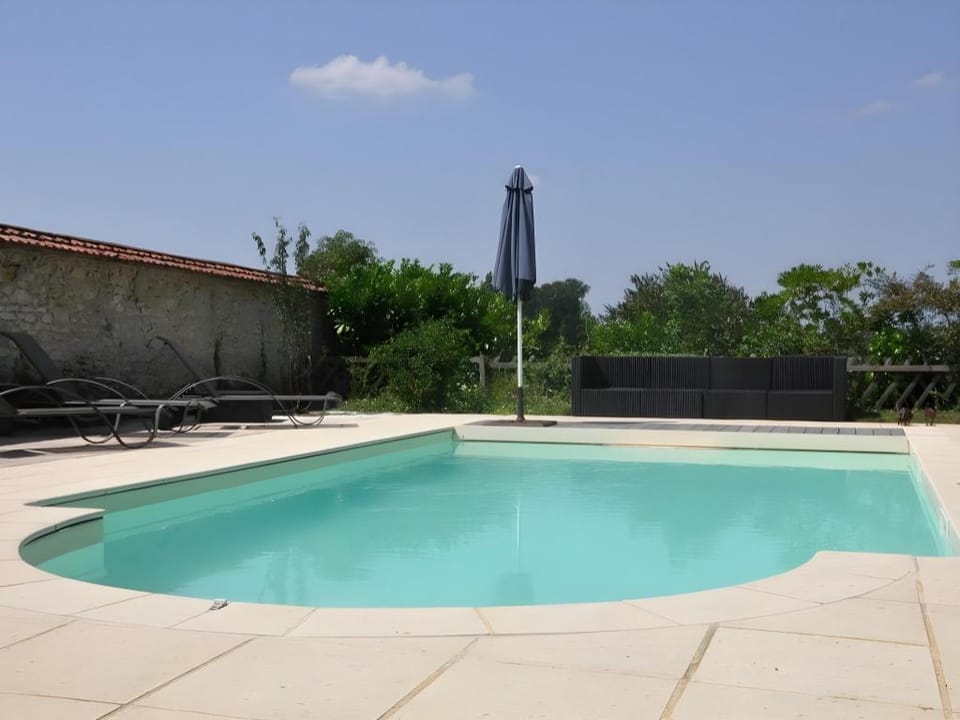 Le Prieuré Saint Agnan Hotel in Centre-Val de Loire