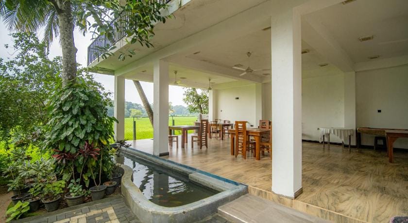 Man Guest House Bed and Breakfast in Central Province