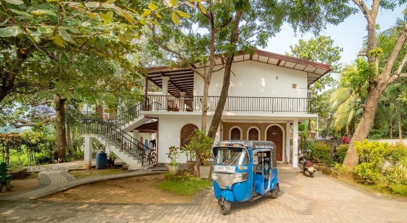 Man Guest House Bed and Breakfast in Central Province