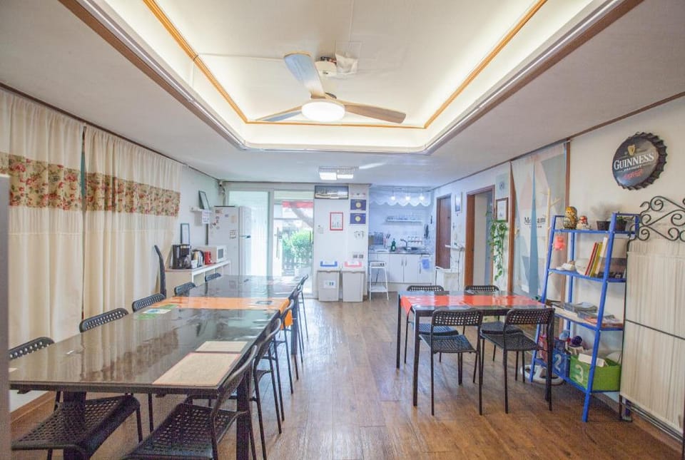 Jeong House Hongdae Bed and Breakfast in Seoul