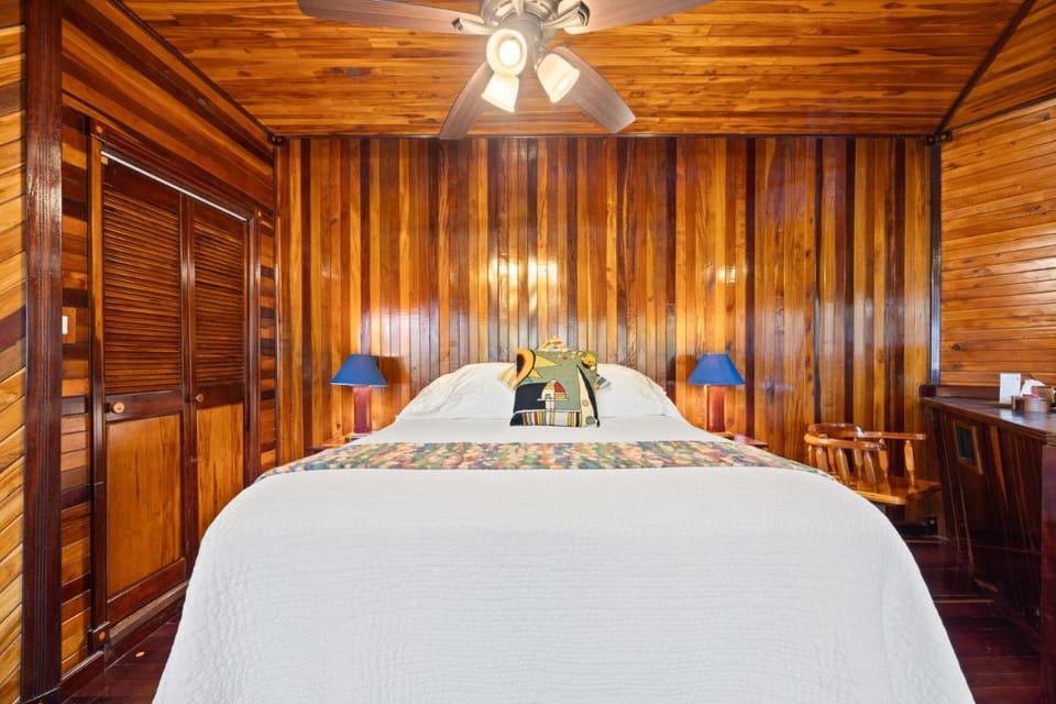 Tambor Tropical Beach Resort Hotel in Cobano