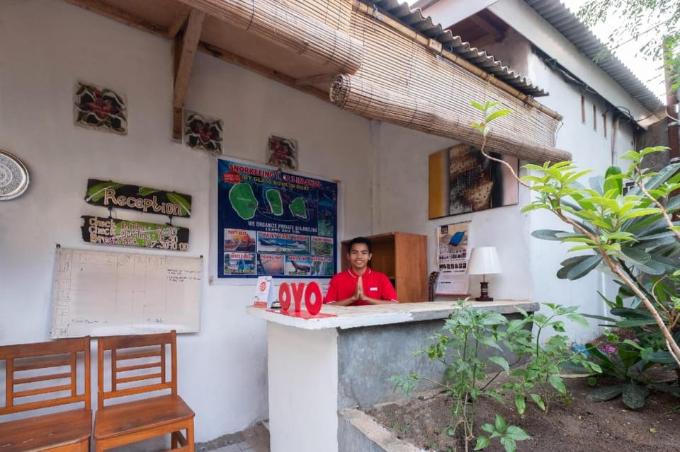 OYO 1661 Gili Hill Cottage Hotel in Pemenang