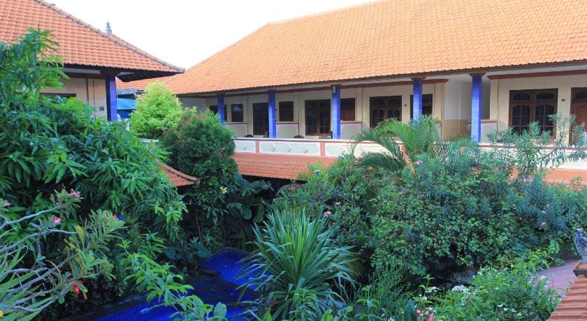 Losmen Cempaka 3 Bed and Breakfast in Kuta