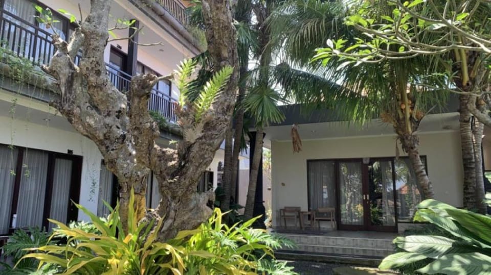 Grandpa Guest House Hotel in North Kuta