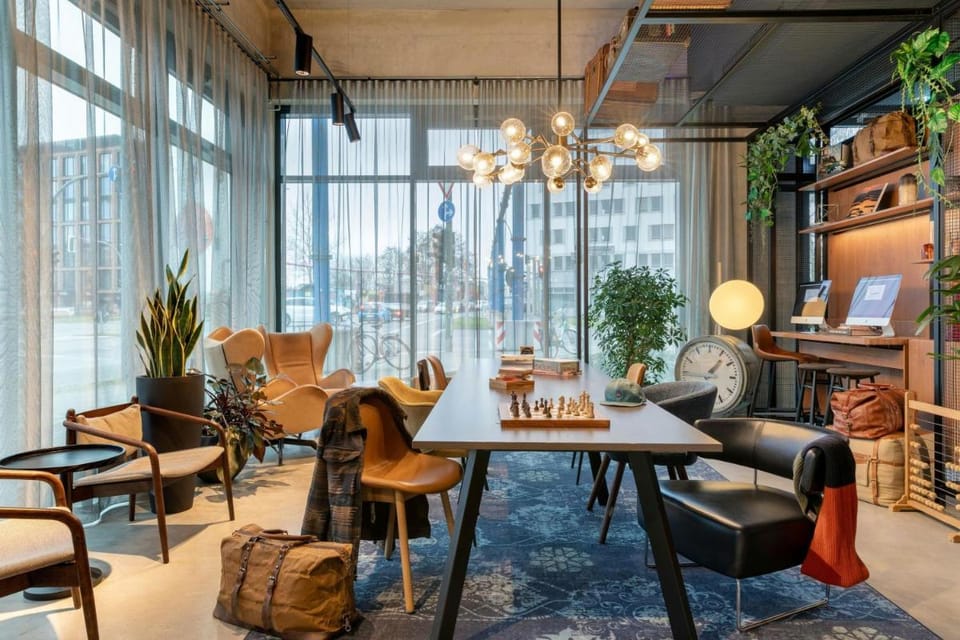 Moxy by Marriott Berlin Ostbahnhof Hotel in Berlin