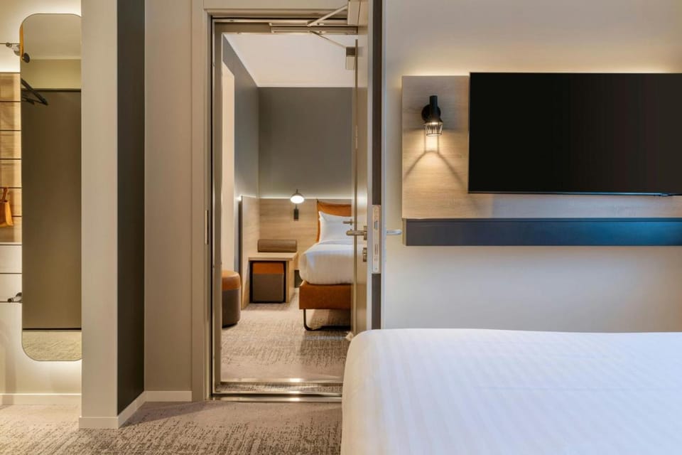 Moxy by Marriott Berlin Ostbahnhof Hotel in Berlin
