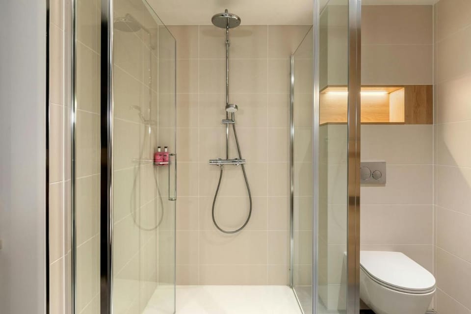 Moxy by Marriott Berlin Ostbahnhof Hotel in Berlin