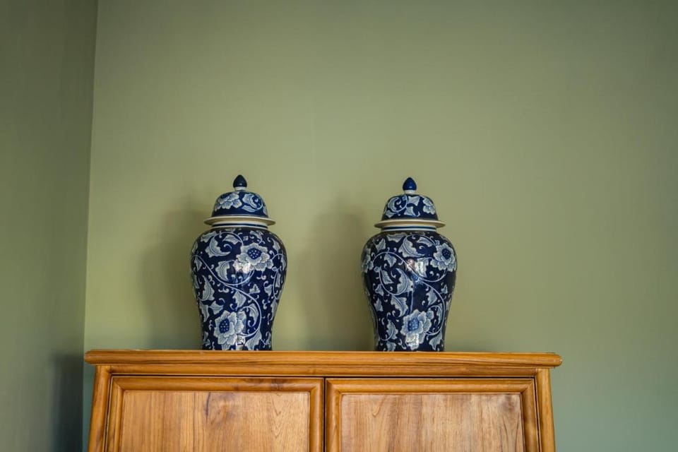 Room Sweet Room - Seminyak Center, walk to the Beach Bed and Breakfast in Kuta