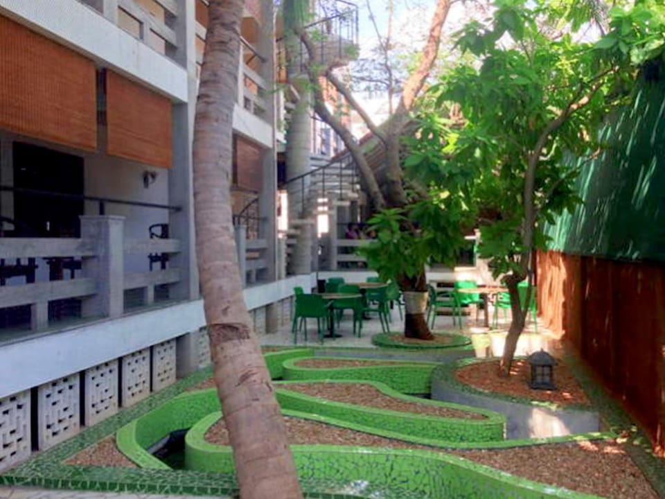 The Tea Road Hotel and Restaurant - Auroville Beach Hotel in Puducherry, India