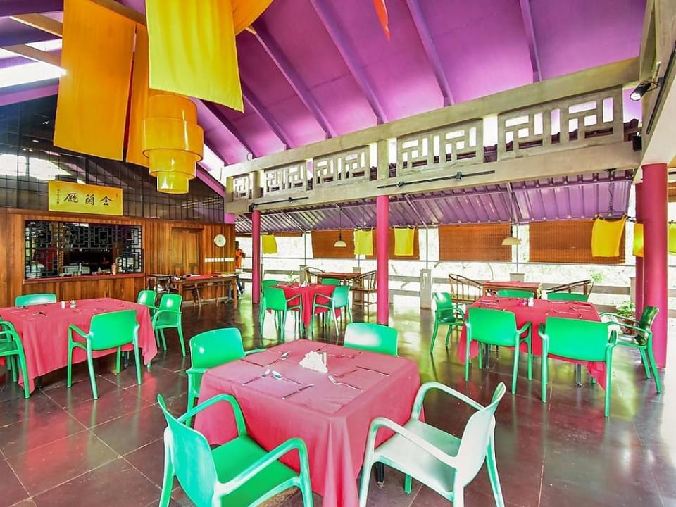 The Tea Road Hotel and Restaurant - Auroville Beach Hotel in Puducherry, India
