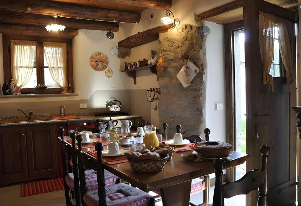 Bed and Breakfast Santa Brigida Bed and Breakfast in Lombardy