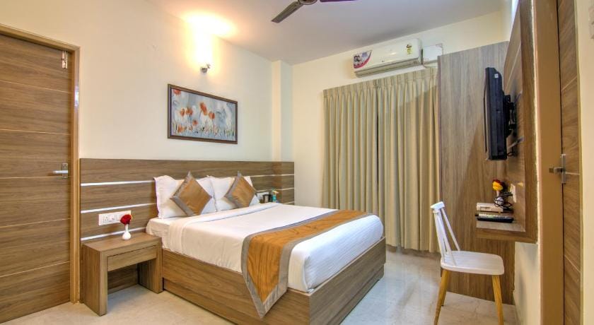 Sunshine Suites Grand Deluxe Hotel in Bengaluru