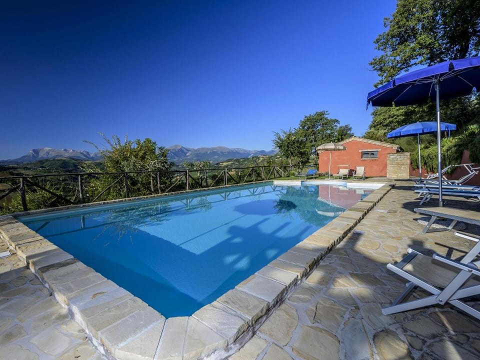 Gorgeous Apartment with Pool near Sibillini Mountains Vacation rental in Marche