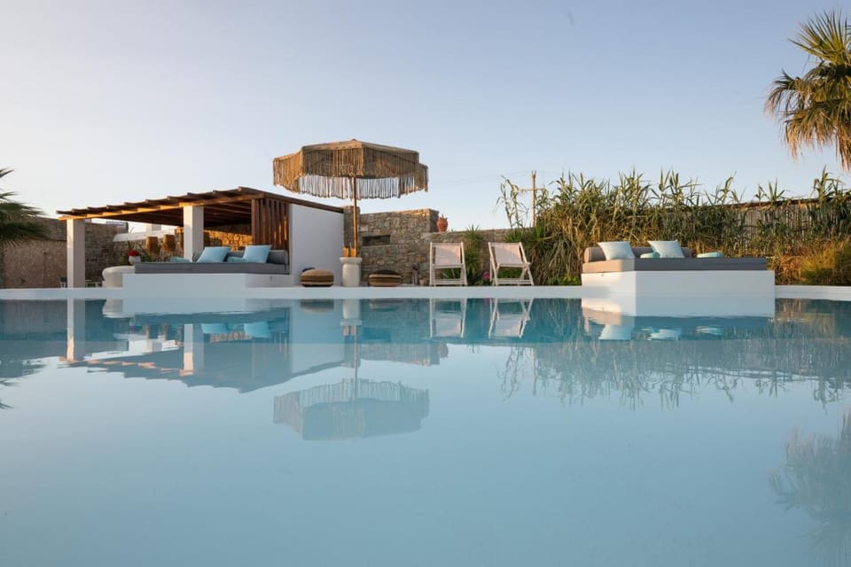 Myconian Theros Luxury Suites Apartment hotel in Mykonos, Mikonos 846 00, Greece