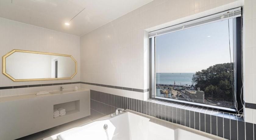 H. Moment Hotel Songjeong Hotel in Busan