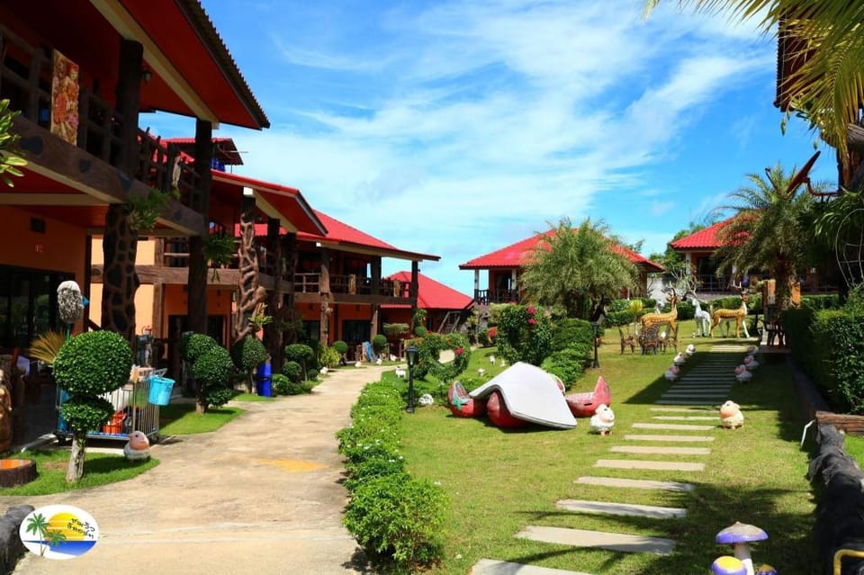 Chomview Resort Lanta Resort in Sala Dan