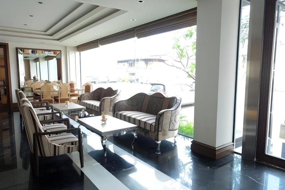 Methavalai Residence Hotel in Bangkok