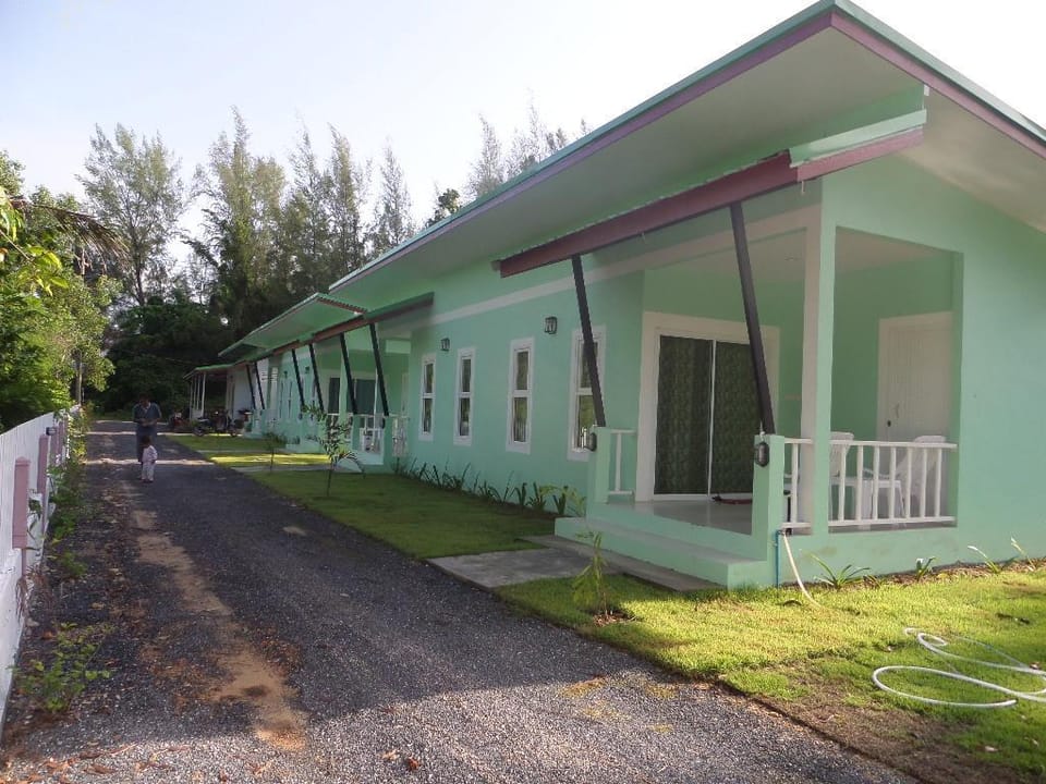 Lanta Triple Novel Bed and Breakfast in Sala Dan