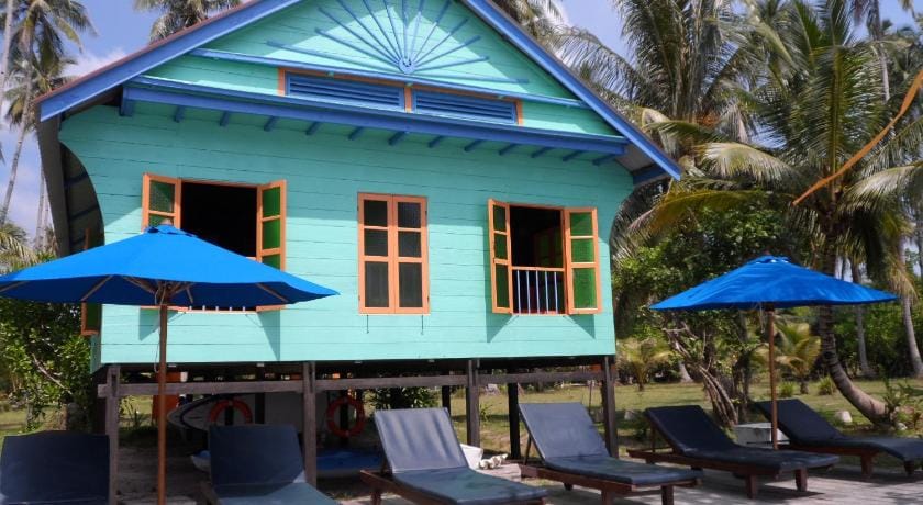 Mutiara Beach Resort Inn in Teluk Sebong