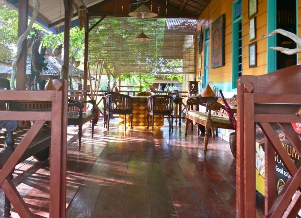 Mutiara Beach Resort Inn in Teluk Sebong