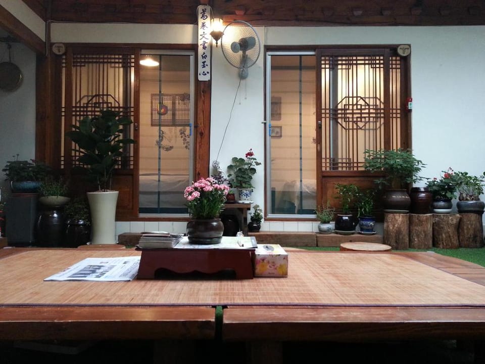 Korean Traditional House - Pungkyung Hotel in Seoul