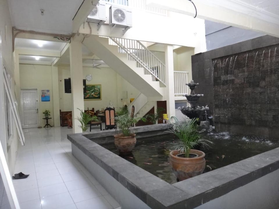 RUMAH KOST SAKINAH Hotel in Surabaya