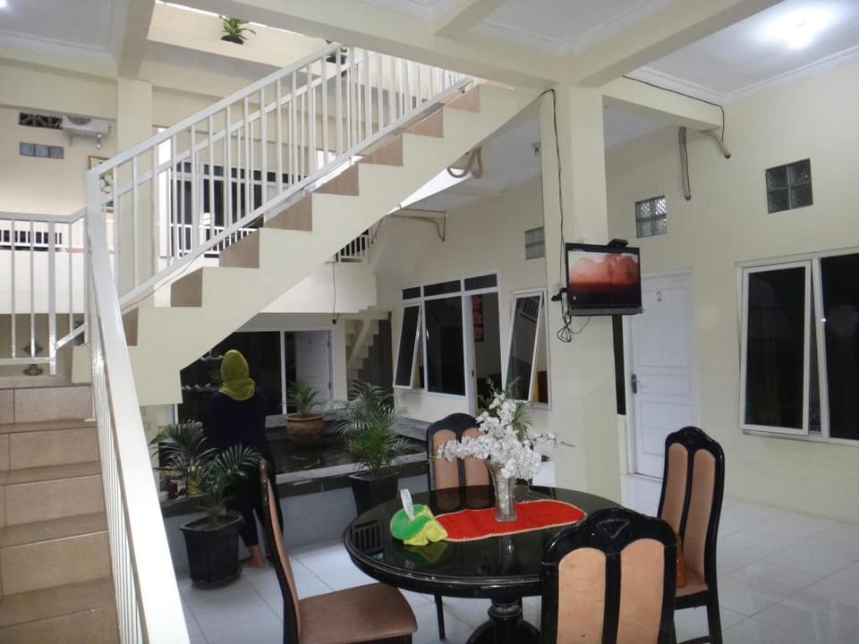 RUMAH KOST SAKINAH Hotel in Surabaya