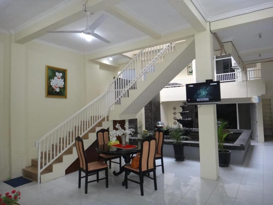 RUMAH KOST SAKINAH Hotel in Surabaya