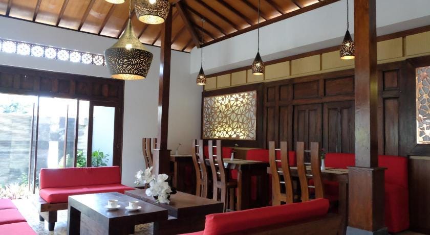 Puri Langenarjan Guesthouse Bed and Breakfast in Yogyakarta