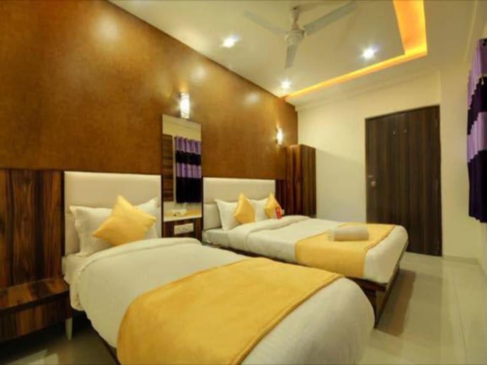 Hotel Satellite Inn Hotel in Ahmedabad
