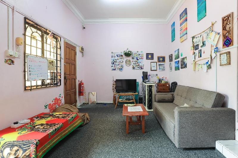 OYO 90229 3 Little Birds Homestay 4bhk Vacation rental in Malacca
