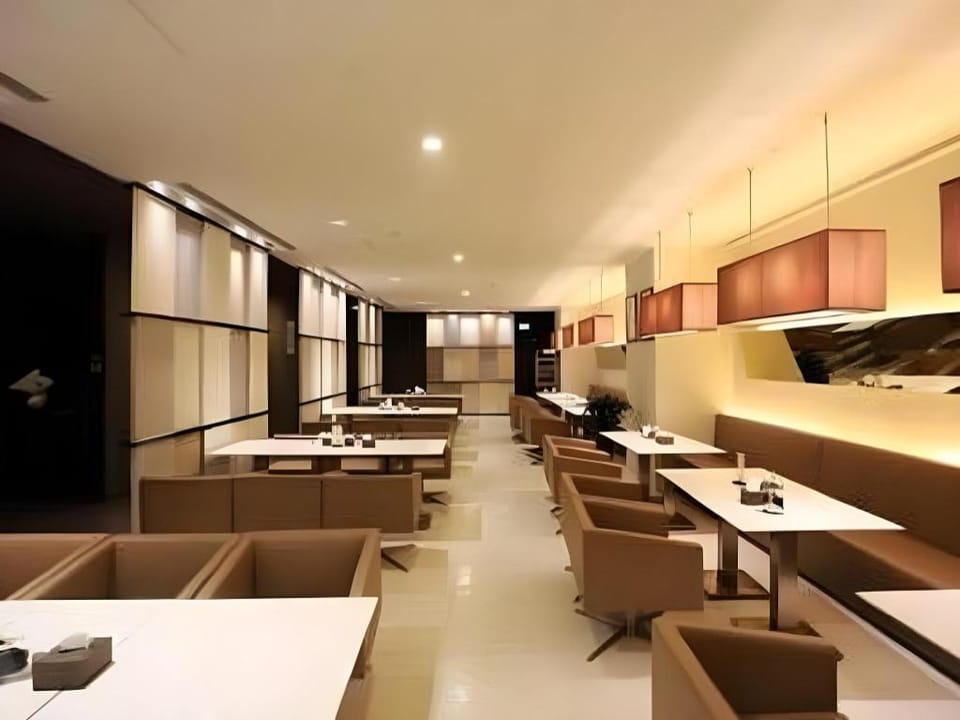 Jinjiang Inn Select Chongqing Huangguan Grand Lift Children's Hospital Lake View Hotel in China